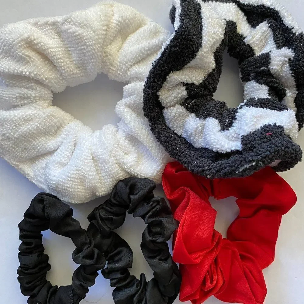 𝅺Set of 5 Scrunchies - Black White Microfiber Red